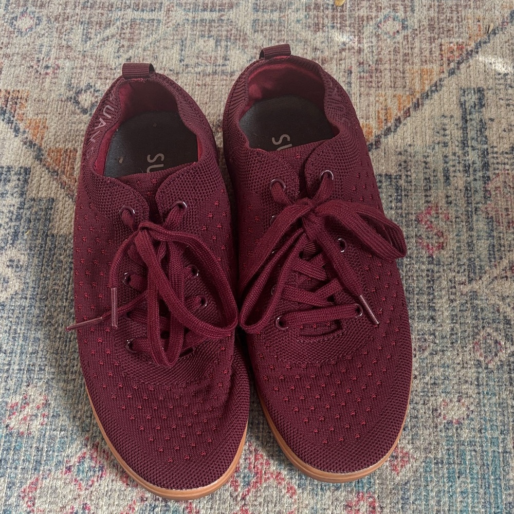 SUAVS Burgundy Knit Sneakers